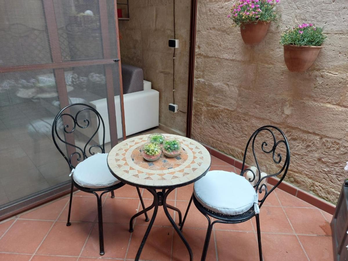 לצ'ה Suite Del Conservatorio Nel Centro Storico מראה חיצוני תמונה