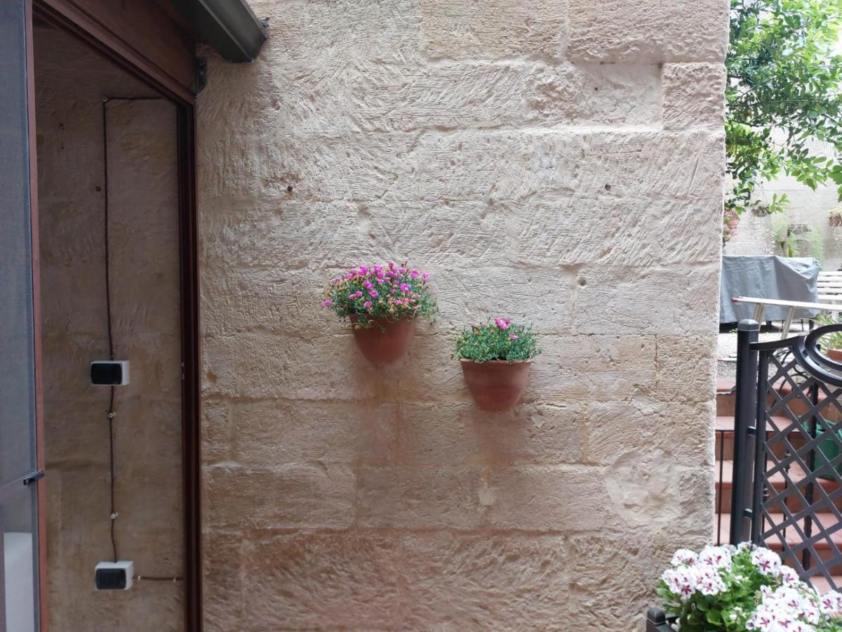 לצ'ה Suite Del Conservatorio Nel Centro Storico מראה חיצוני תמונה
