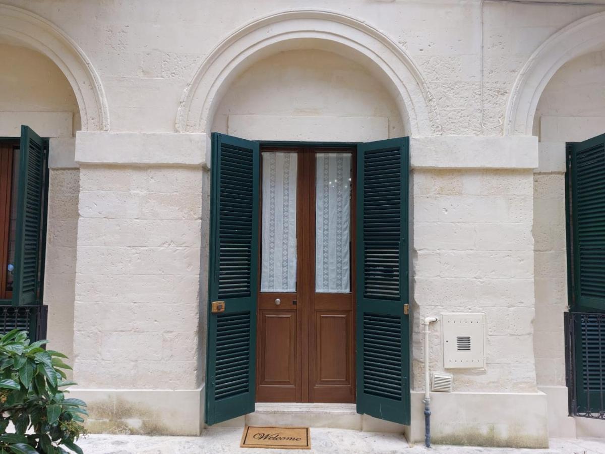 לצ'ה Suite Del Conservatorio Nel Centro Storico מראה חיצוני תמונה