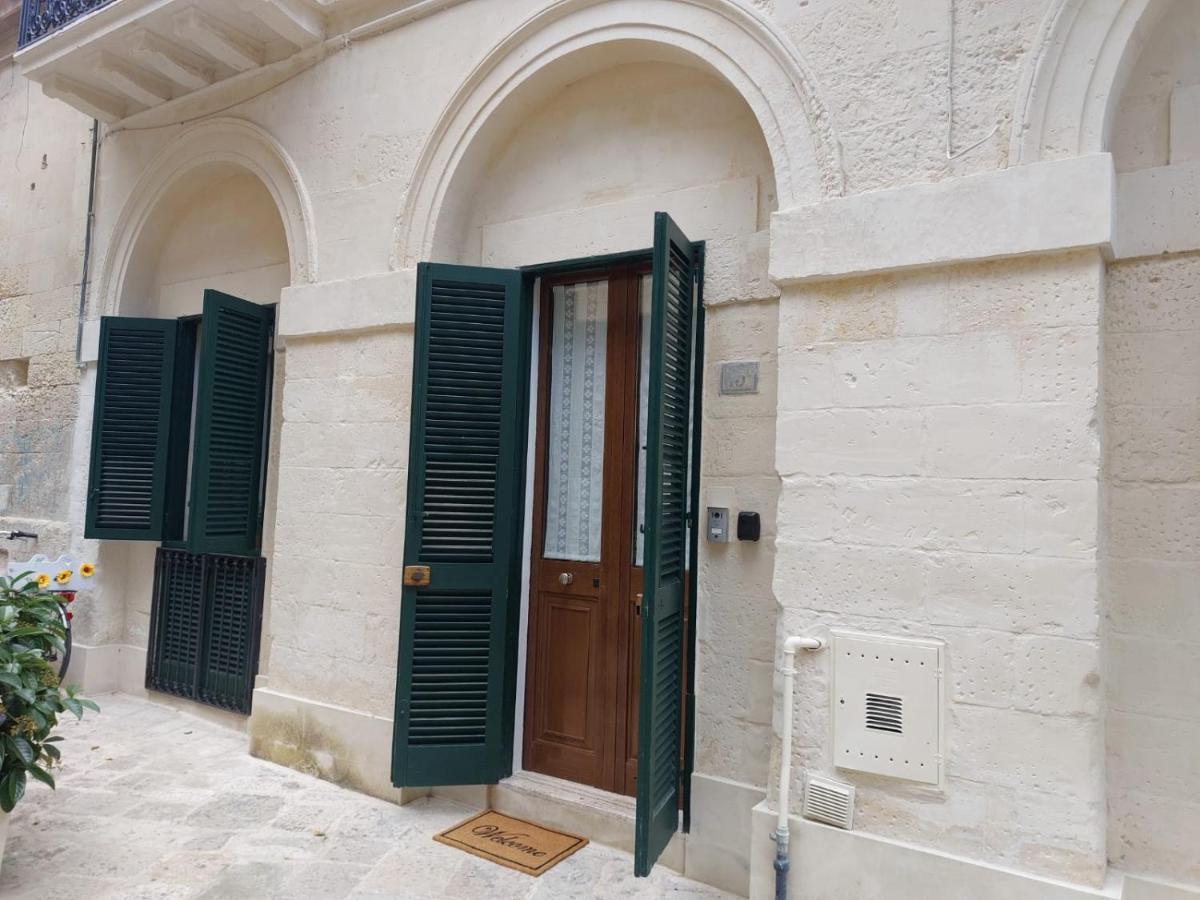 לצ'ה Suite Del Conservatorio Nel Centro Storico מראה חיצוני תמונה