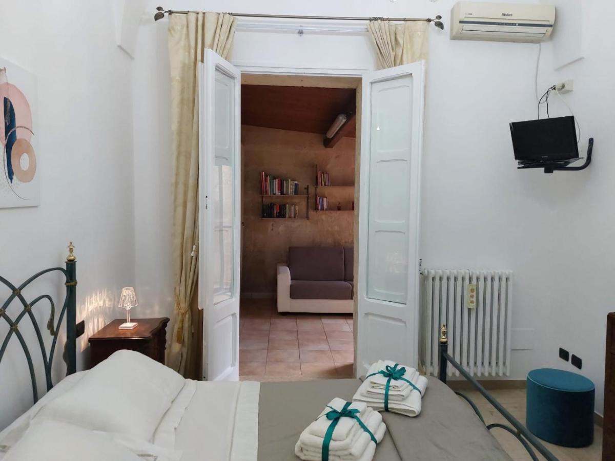 לצ'ה Suite Del Conservatorio Nel Centro Storico מראה חיצוני תמונה