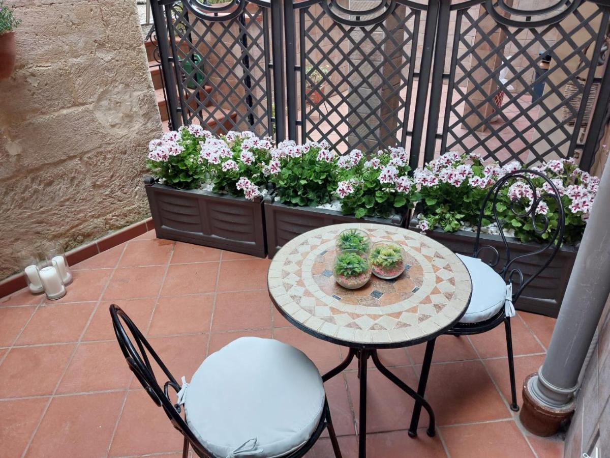 לצ'ה Suite Del Conservatorio Nel Centro Storico מראה חיצוני תמונה